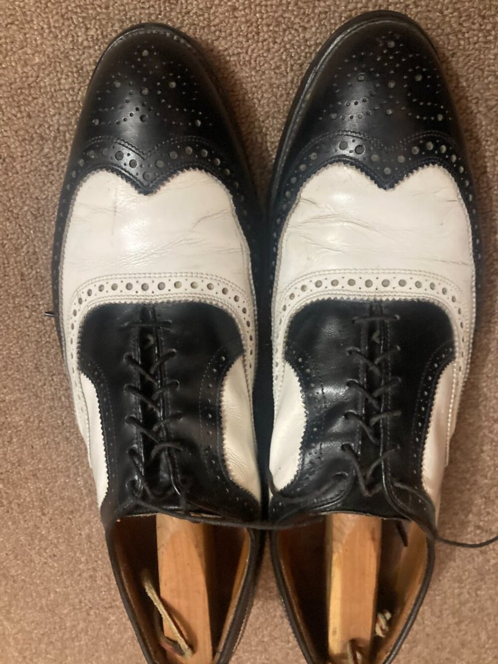 Classic Allen Edmonds Spectators - Picture 6 of 6